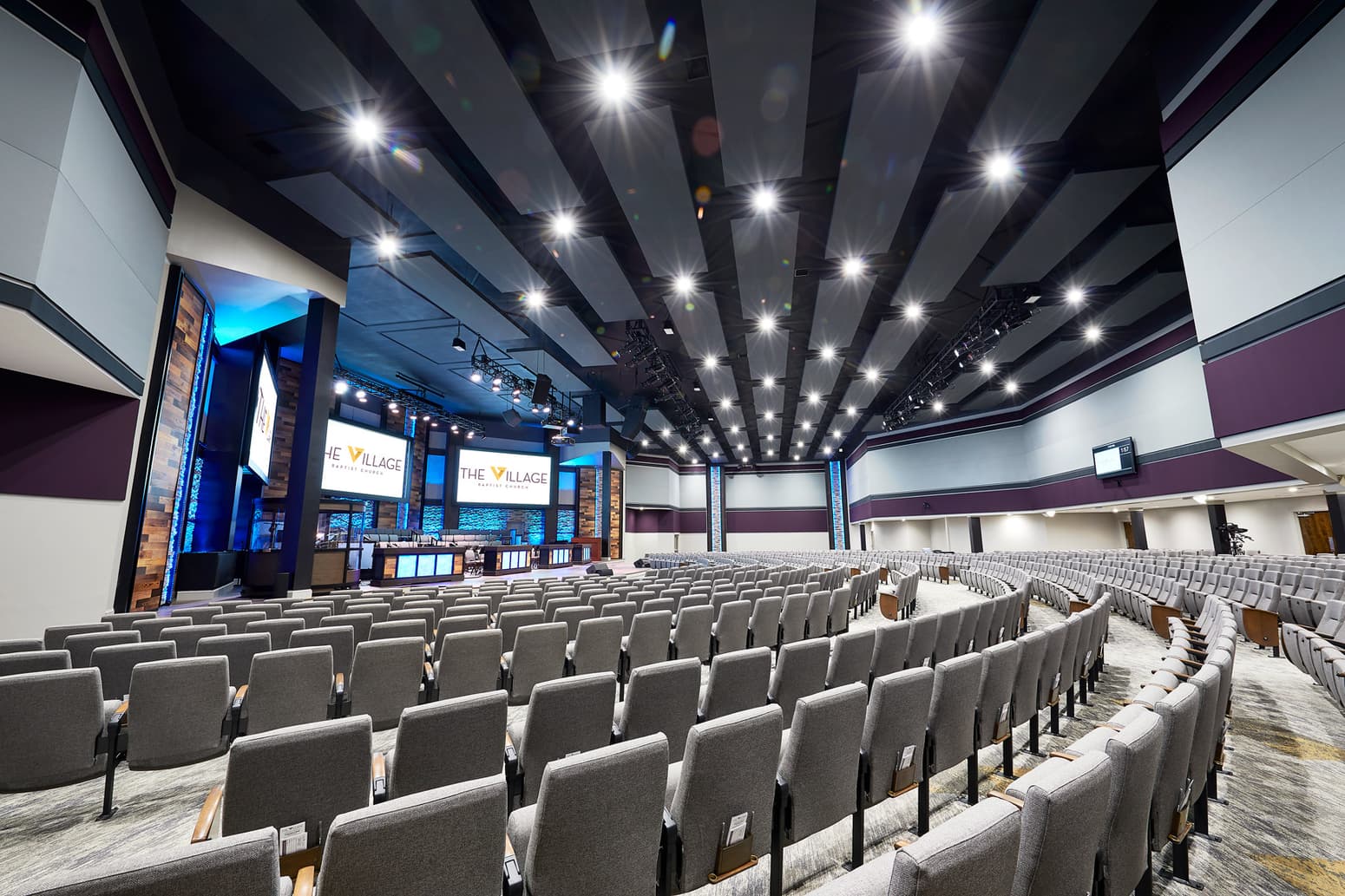 Church audio visual companies like Paragon 360 work wonders, as seen in this auditorium photo.
