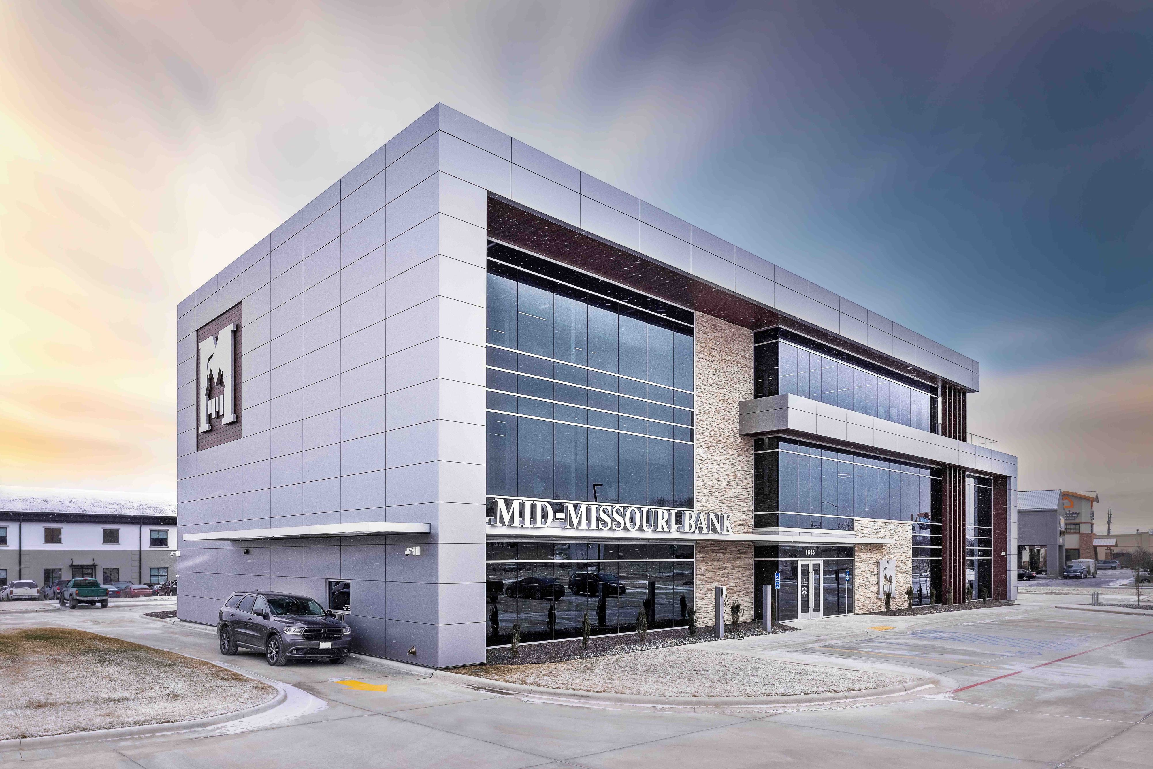Mid-Missouri Bank Interior by Paragon 360